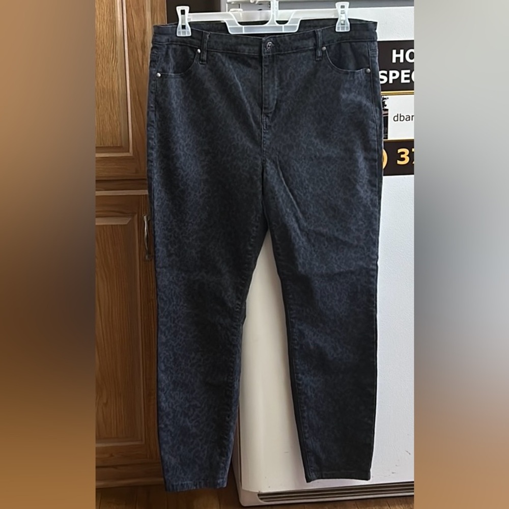 Buffalo David Bitton Black Leopard Print Jeans Size 16